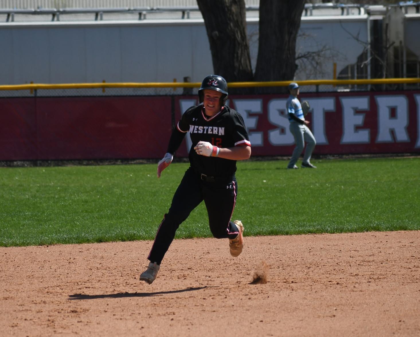 Cavaliers split the weekend with Minnesota West 2-2